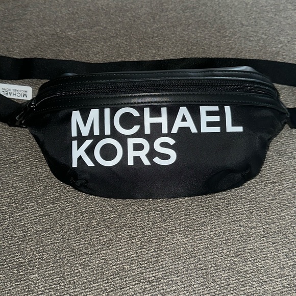 Michael Kors❤️ Unisex Black Logo Nylon Belt Bag/OS/NWT
~ New with tags! - Picture 3 of 12